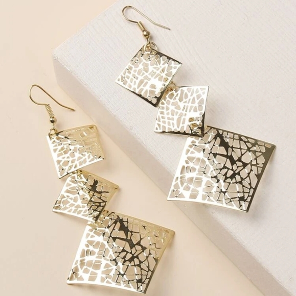 *Trista* Geometrical Dangling Earrings - Picture 2 of 4